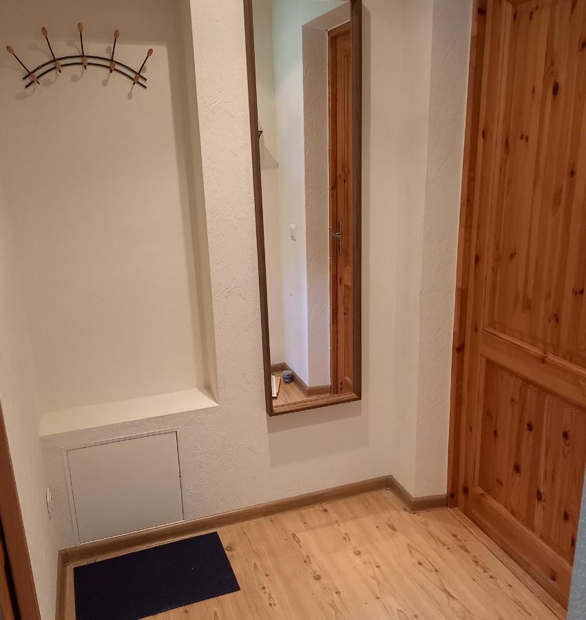 Ozolu Gatve 2- No Cesim 7 Km Apartamento Jānamuiža Exterior foto